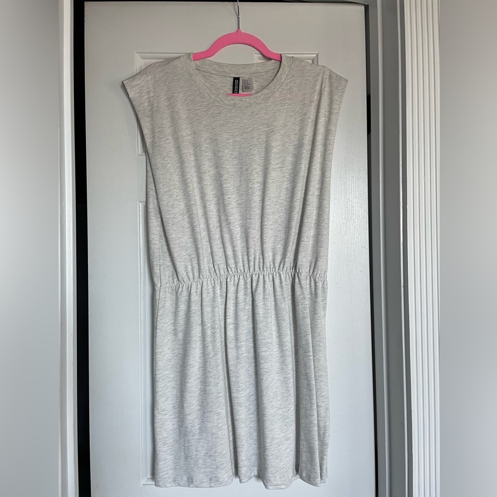 H&M modern dress M
